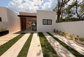 Casa en  Carretera Conkal - Puerto Chicxulub, Conkal, Yucatán, 97345, México