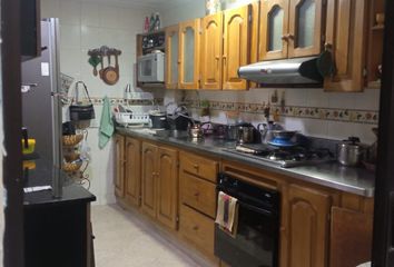 Apartamento en Carrera 69b, Rosales, Comuna 16 - Belén, Perímetro Urbano Medellín, Medellín, Valle De Aburrá, Antioquia, Rap Del Agua Y La Montaña, 050030, Colombia