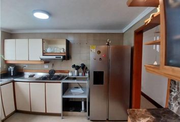 Apartamento en Calle 9a, El Poblado, Comuna 14 - El Poblado, Perímetro Urbano Medellín, Medellín, Valle De Aburrá, Antioquia, Rap Del Agua Y La Montaña, 050003, Colombia