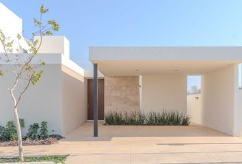 Casa en  Avenida Gaviotas, Conkal, Yucatán, 97345, México