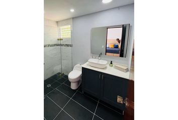 Casa en Calle 25 Sur, Urbanización Los Mangos, Envigado, Valle De Aburrá, Antioquia, Rap Del Agua Y La Montaña, 055420, Colombia