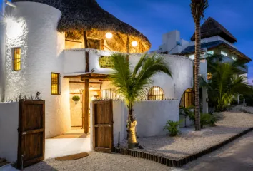 Casa en  Avenida Pedro Joaquín Caldwell, Holbox, Lázaro Cárdenas, Quintana Roo, 77310, México