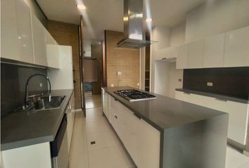 Apartamento en Carrera 22, Los Balsos Numero 1, Comuna 14 - El Poblado, Perímetro Urbano Medellín, Medellín, Valle De Aburrá, Antioquia, Rap Del Agua Y La Montaña, 050022, Colombia