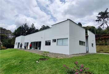Villa-Quinta en  Punto De Carga Voltex El Encierro (medellín), Calle 25, Colombia, Comuna 14 - El Poblado, Perímetro Urbano Medellín, Medellín, Valle De Aburrá, Antioquia, Rap Del Agua Y La Montaña, 050020, Colombia