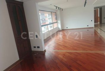 Apartamento en Calle 9a, El Poblado, Comuna 14 - El Poblado, Perímetro Urbano Medellín, Medellín, Valle De Aburrá, Antioquia, Rap Del Agua Y La Montaña, 050003, Colombia