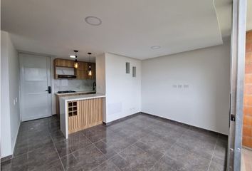 Apartamento en Calle 39a, Urbanización Palmar De Serramonte, Bello, Valle De Aburrá, Antioquia, Rap Del Agua Y La Montaña, 051053, Colombia