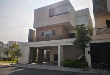 Casa en renta en Puerta de Hierro