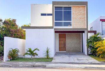 Casa en  Yaxkukul, Yucatán