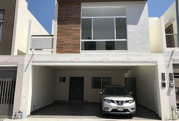 Casa en renta en Puerta de Hierro