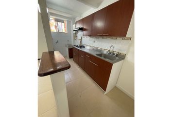 Apartamento en Calle 7, Comuna 16 - Belén, Perímetro Urbano Medellín, Medellín, Valle De Aburrá, Antioquia, Rap Del Agua Y La Montaña, 050026, Colombia