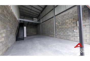 Warehouse for rent in Playa Rica, Pereira