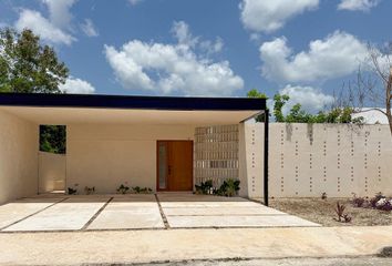 Casa en  Yaxkukul, Yucatán, 97345, México