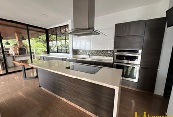 Casa en Las Lomas, Medellín