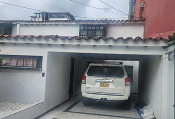 Casa en Santa Barbara Norte, Bogotá