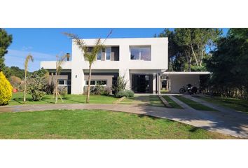 Casa en  Florencio Varela, Partido De Florencio Varela