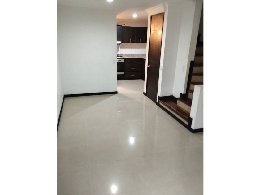 Casa en arriendo Calle 30, Granada, Comuna 16 - Belén, Perímetro Urbano Medellín, Medellín, Valle De Aburrá, Antioquia, Rap Del Agua Y La Montaña, 050030, Colombia