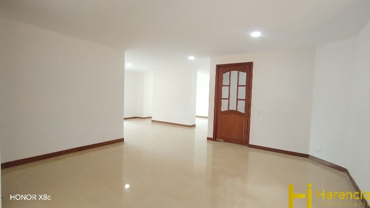 Apartamento en arriendo Carlos E. Restrepo (Occidente) en Carlos E Restrepo