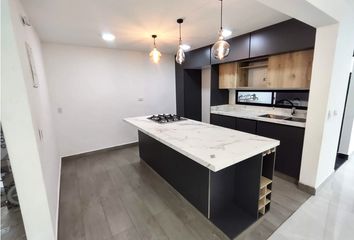 Casa en  Transversal 73, La Pilarica, Comuna 7 - Robledo, Perímetro Urbano Medellín, Medellín, Valle De Aburrá, Antioquia, Rap Del Agua Y La Montaña, 050034, Colombia