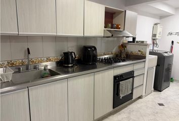 Apartamento en Carrera 40b, Castropol, Comuna 14 - El Poblado, Perímetro Urbano Medellín, Medellín, Valle De Aburrá, Antioquia, Rap Del Agua Y La Montaña, 050021, Colombia