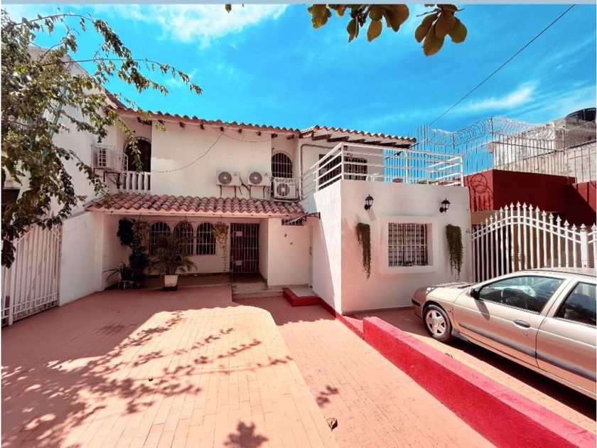 Casa en arriendo Calle 24a, Localidad 2 Histórica - Rodrigo De Bastidas, Perímetro Urbano Santa Marta, Santa Marta, Magdalena, Rap Caribe, 470002, Colombia