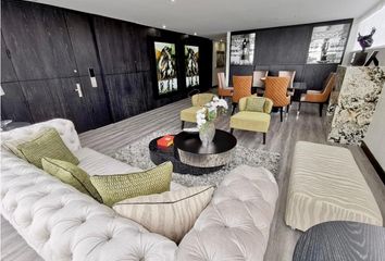 Apartment for rent in Santa Bárbara Central, Bogotá