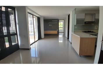 Apartamento en Calle 56, La Libertad, Villa Tina, Comuna 8 - Villa Hermosa, Perímetro Urbano Medellín, Medellín, Valle De Aburrá, Antioquia, Rap Del Agua Y La Montaña, 050013, Colo