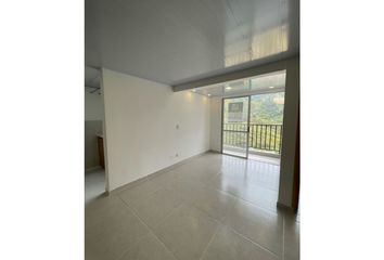 Apartamento en Carrera 58b, Urbanización Palmar De Serramonte, Bello, Valle De Aburrá, Antioquia, Rap Del Agua Y La Montaña, 051053, Colombia
