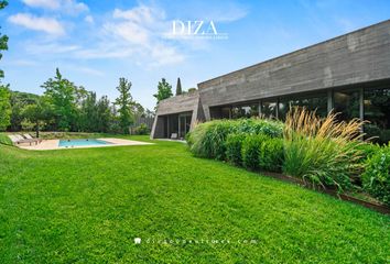 Villa en  Pozuelo De Alarcón, Madrid Provincia