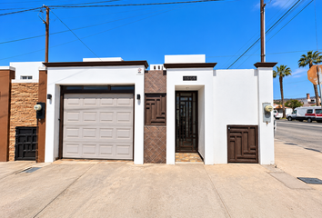 Casa en  Avenida Matamoros, Distrito 16, Ensenada, Municipio De Ensenada, Baja California, 22840, México
