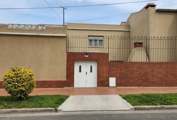 Casa en  Castelar, Partido De Morón