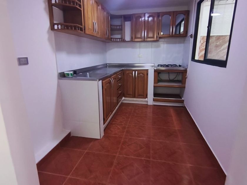 Casa en arriendo Calle 111, Tejelo, Comuna 5 - Castilla, Perímetro Urbano Medellín, Medellín, Valle De Aburrá, Antioquia, Rap Del Agua Y La Montaña, 051052, Colombia