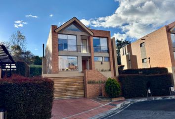 Casa en Portales Del Norte, Bogotá