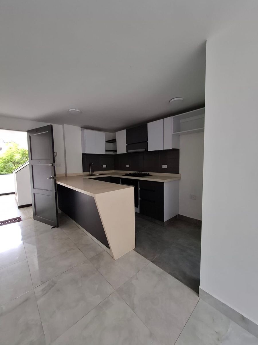 Apartamento en arriendo Bosques del Limonar (Sur) en Bosques Del Limonar