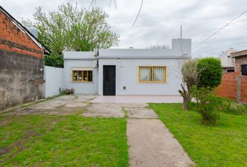 Casa en  Castelar, Partido De Morón
