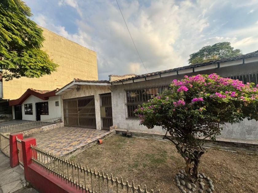 Casa en arriendo Avenida 3e Norte, Vipasa, Comuna 2, Cali Ciudad, Cali, Sur, Valle Del Cauca, Rap Pacífico, 760050, Colombia