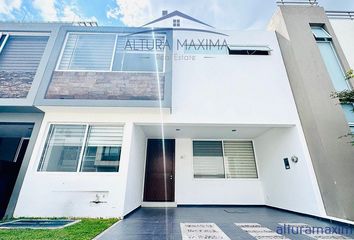 Casa en renta en Solares