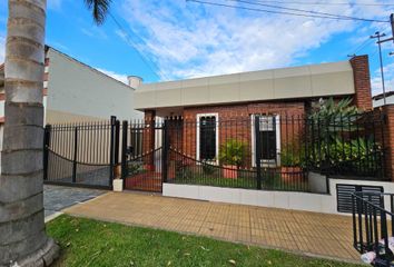 Casa en  Morón, Partido De Morón