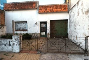 Terrenos en  Remedios De Escalada, Partido De Lanús