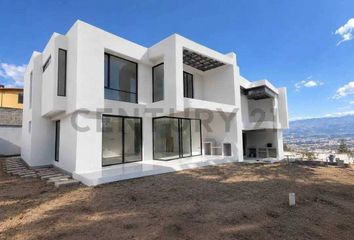 Casa en venta en Nayón