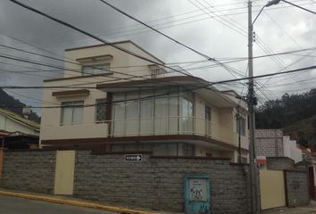 Casa en  C. 10 De Agosto 5-07, Azogues, Ecuador