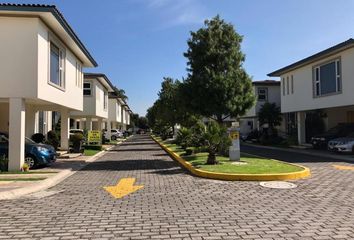 Casa en  Mercado Municipal De Izcalli V, Avenida Durazno, Fracc Izcalli Cuauhtémoc V, Metepec, México, 52176, Mex