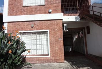 Casa en  Calle Manuel Bermúdez 4034, Caseros, Tres De Febrero, B1676, Provincia De Buenos Aires, Arg