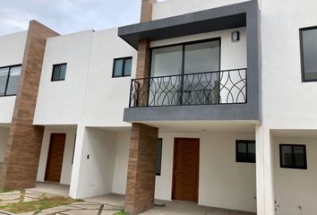 Casa en fraccionamiento en  Avenida 19 Poniente 305-305, Santa María Xixitla, San Pedro Cholula, Puebla, 72762, Mex