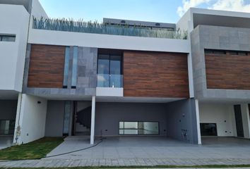 Casa en fraccionamiento en  Cerrada Sosúa, Res Lomas De Angelópolis Zona Azul, Ocoyucan, Puebla, 72850, Mex