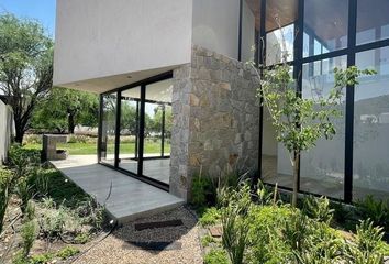 Casa en  Altozano Querétaro, Anillo Vial Fray Junípero Serra, Santiago De Querétaro, Querétaro, México