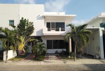Casa en  Calle Zacpool, Fracc Residencial Las Palmas, Carmen, Campeche, 24153, Mex
