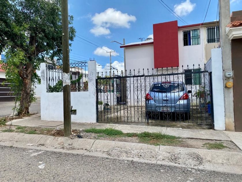 venta Casa en Infonavit Barrancos, Culiacán (ptYIZMB-venta)