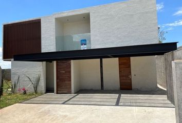 Casa en condominio en  Calle Paseo Del Punhuato, Condominio Los Olivos, Morelia, Michoacán De Ocampo, 58254, Mex