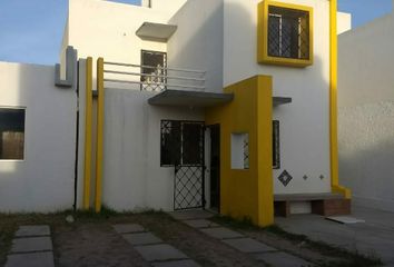 Casa en fraccionamiento en  Calle Huizache, Barrio Cruz Del Cerrito, Pachuca De Soto, Hidalgo, 42039, Mex