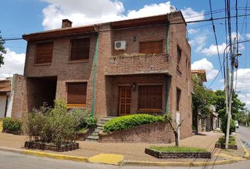 Casa en  Caseros, Tres De Febrero